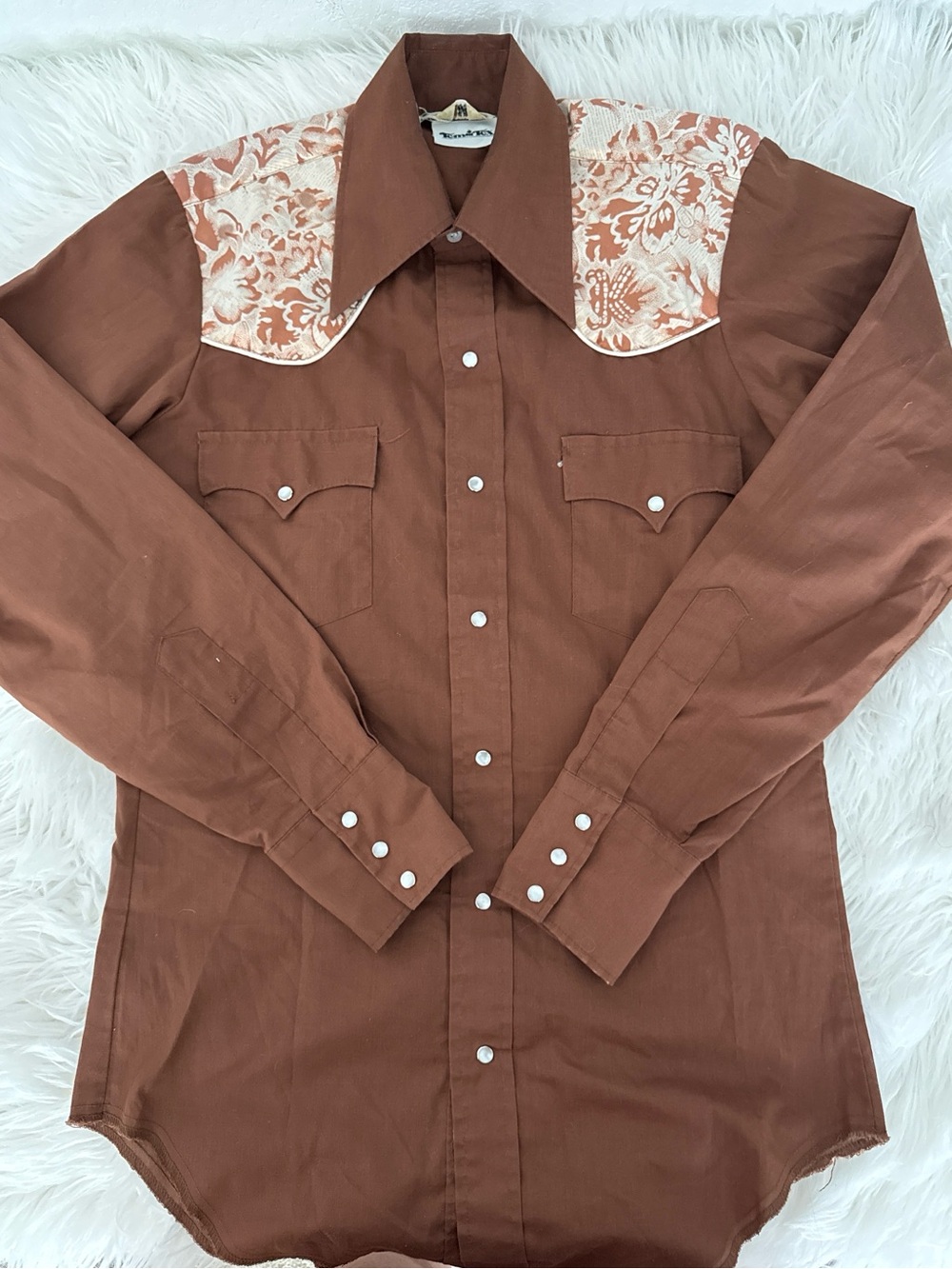 Vintage Brown Western-Style Button-Down Shirt with Floral Yoke